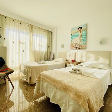 Orange And White Apartment In Yumbo San Bartolomé Exterior foto